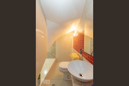 Casa para alugar com 240m², 3 quartos e 3 vagasLavabo 