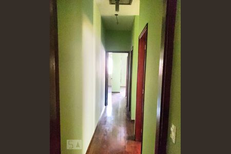 Corredor de casa para alugar com 3 quartos, 156m² em Vila Santista, São Paulo