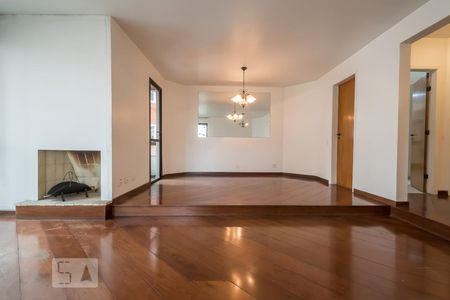 Apartamento para alugar com 158m², 4 quartos e 2 vagasSala