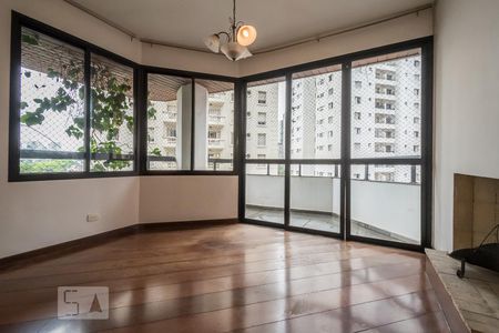 Apartamento para alugar com 158m², 4 quartos e 2 vagasSala