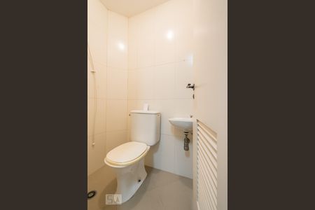 Apartamento para alugar com 158m², 4 quartos e 2 vagasBanheiro de Serviço