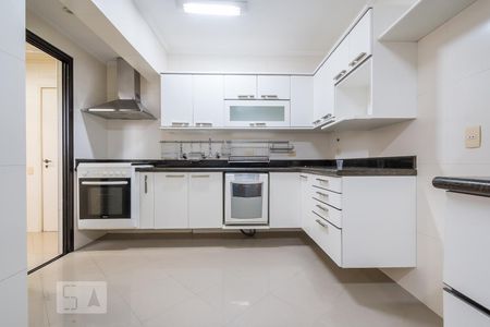 Apartamento para alugar com 158m², 4 quartos e 2 vagasCozinha
