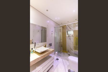 Casa de condomínio à venda com 280m², 4 quartos e 2 vagasBanheiro 1