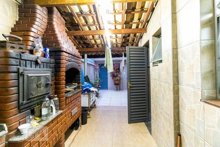 Casa de condomínio à venda com 280m², 4 quartos e 2 vagasQuintal