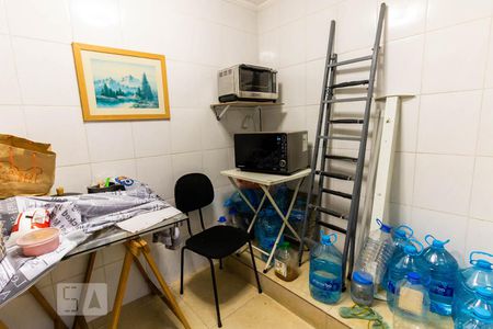 Casa de condomínio à venda com 280m², 4 quartos e 2 vagasEscritório