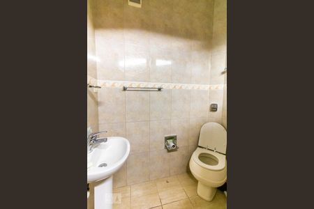 Casa de condomínio à venda com 280m², 4 quartos e 2 vagasBanheiro 2