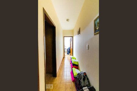 Casa de condomínio à venda com 280m², 4 quartos e 2 vagasCorredor