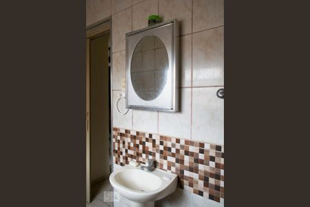 Casa para alugar com 200m², 3 quartos e 1 vaga Casa para alugar com 200m², 3 quartos e 1 vagaBANHEIRO