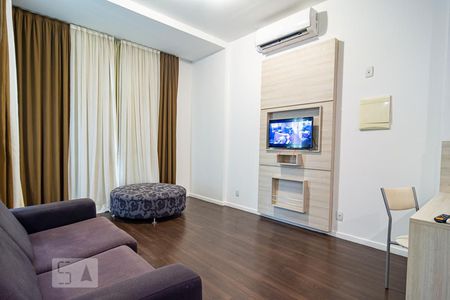 Sala de apartamento à venda com 1 quarto, 56m² em Gragoatá, Niterói