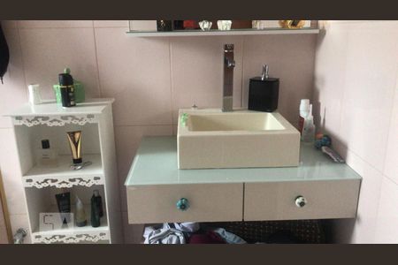 Apartamento à venda com 115m², 3 quartos e 2 vagas Apartamento à venda com 115m², 3 quartos e 2 vagasBanheiro