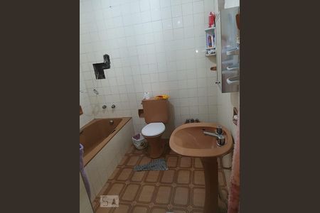 Banheiro da Suíte de casa para alugar com 3 quartos, 263m² em Vila Eldízia, Santo André