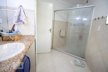 Casa à venda com 169m², 3 quartos e 2 vagasBanheiro