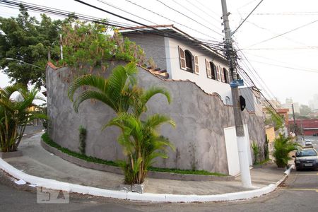 Casa à venda com 169m², 3 quartos e 2 vagasFachada