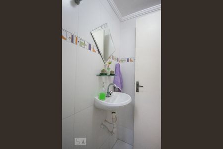 Casa à venda com 169m², 3 quartos e 2 vagasBanheiro