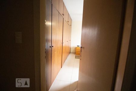 Casa à venda com 169m², 3 quartos e 2 vagasCorredor