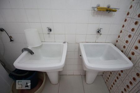 Casa à venda com 169m², 3 quartos e 2 vagasLavanderia