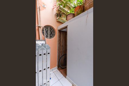 Casa à venda com 185m², 3 quartos e sem vagaQuintal lateral