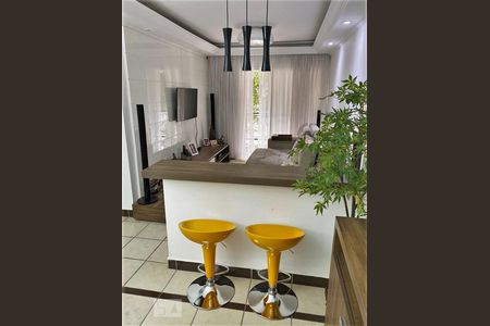 Apartamento à venda com 64m², 2 quartos e 1 vagaCozinha