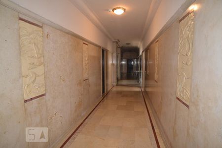 Apartamento à venda com 110m², 2 quartos e sem vagaCorredor do condomínio