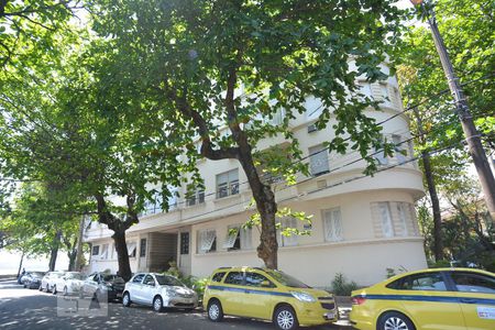 Apartamento à venda com 110m², 2 quartos e sem vagaFachada