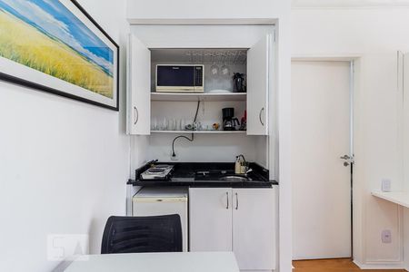 Cozinha de apartamento à venda com 1 quarto, 41m² em Indianópolis, São Paulo