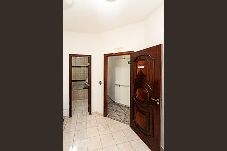 Hall de casa à venda com 7 quartos, 500m² em Vila Invernada, São Paulo