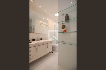 Apartamento para alugar com 140m², 3 quartos e 1 vaga Apartamento para alugar com 140m², 3 quartos e 1 vagaBanheiro