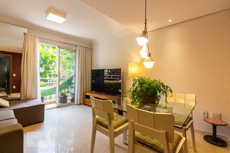 Sala de casa de condomínio à venda com 2 quartos, 105m² em Vila São Silvestre, São Paulo