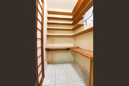 Casa à venda com 200m², 3 quartos e 2 vagasCloset Quarto 2