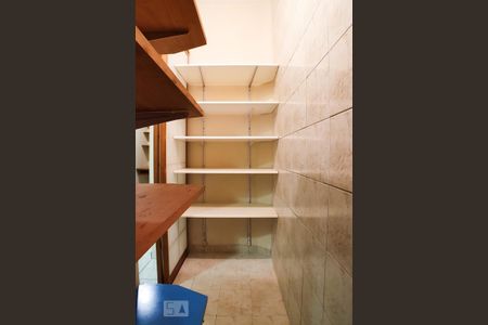 Casa à venda com 200m², 3 quartos e 2 vagasCloset Quarto 2