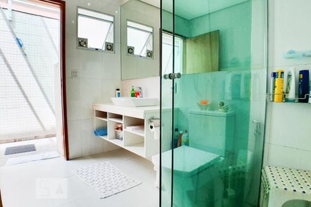 Casa à venda com 200m², 3 quartos e 2 vagasBanheiro  