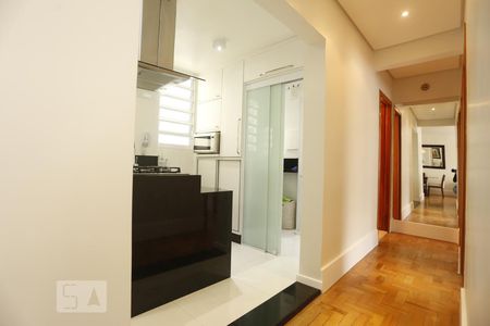 Corredor  de apartamento para alugar com 2 quartos, 85m² em Vila Buarque, São Paulo