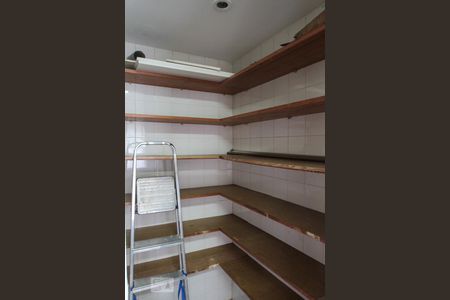 Apartamento à venda com 380m², 4 quartos e 4 vagasDispensa 1