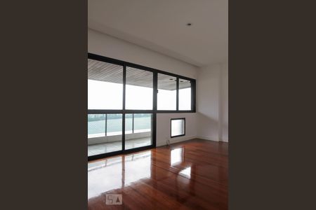 Apartamento à venda com 380m², 4 quartos e 4 vagasQuarto 1 - Suíte