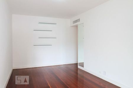 Apartamento à venda com 380m², 4 quartos e 4 vagasQuarto 4 - Suíte