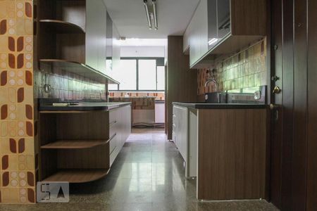 Apartamento à venda com 380m², 4 quartos e 4 vagasCozinha
