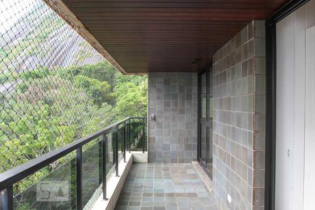 Apartamento à venda com 380m², 4 quartos e 4 vagasVaranda dos Quartos 2 e 3