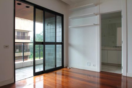 Apartamento à venda com 380m², 4 quartos e 4 vagasQuarto 2 - Suíte