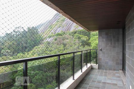 Apartamento à venda com 380m², 4 quartos e 4 vagasVaranda dos Quartos 2 e 3