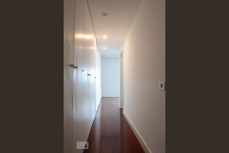 Apartamento à venda com 380m², 4 quartos e 4 vagasQuarto 1 - Suíte