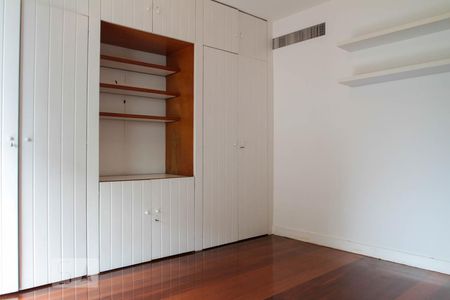 Apartamento à venda com 380m², 4 quartos e 4 vagasQuarto 3 - Suíte