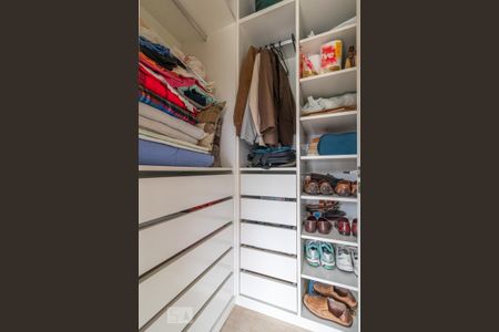 Closet de kitnet/studio para alugar com 1 quarto, 49m² em Tamboré, São Paulo