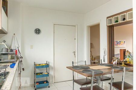 Apartamento à venda com 83m², 2 quartos e 1 vagaCozinha