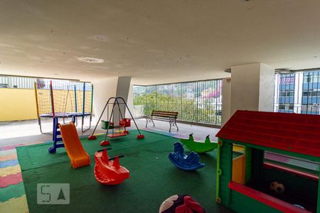 Apartamento à venda com 123m², 2 quartos e 1 vaga Apartamento à venda com 123m², 2 quartos e 1 vagaÁrea Comum - Playground