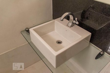 Banheiro de apartamento para alugar com 2 quartos, 80m² em Funcionários, Belo Horizonte