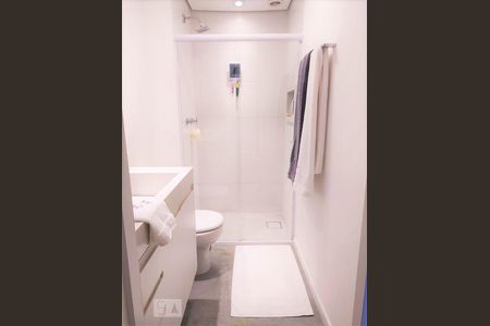 Banheiro de apartamento para alugar com 1 quarto, 43m² em Jardim da Gloria, São Paulo