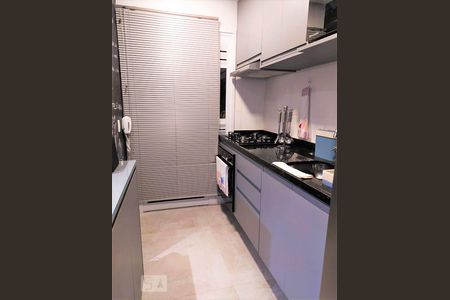 Cozinha de apartamento para alugar com 1 quarto, 43m² em Jardim da Gloria, São Paulo