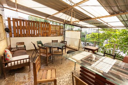 Varanda de casa à venda com 6 quartos, 480m² em Vila Anglo Brasileira, São Paulo