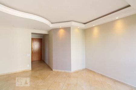 Sala  de apartamento para alugar com 3 quartos, 77m² em Jardim Textil, São Paulo