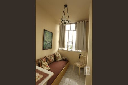 Sala/Quarto de apartamento para alugar com 2 quartos, 52m² em Copacabana, Rio de Janeiro